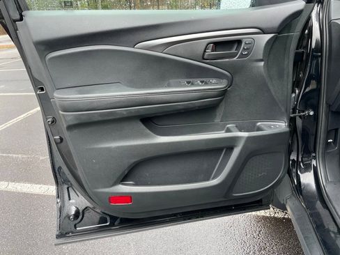 Certified 2025 Honda Passport EX-L image 24