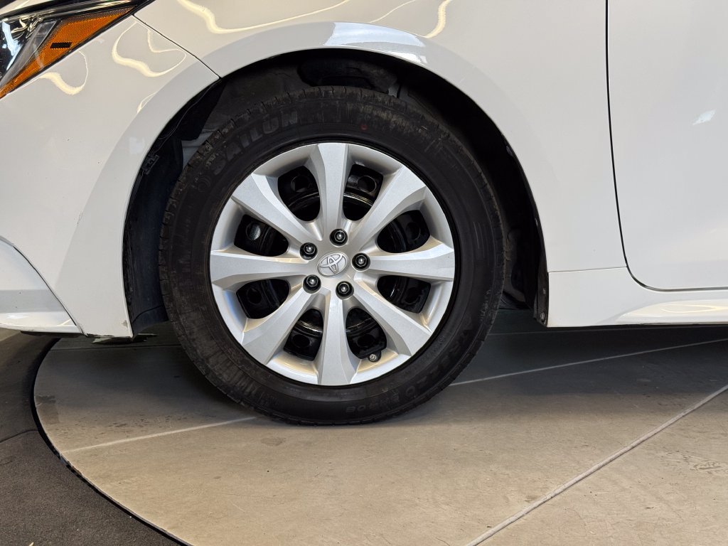 Used 2021 Toyota Corolla LE FWD image 24