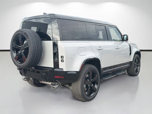 New 2026 Land Rover Defender 110 X-Dynamic SE AWD/4WD image 5