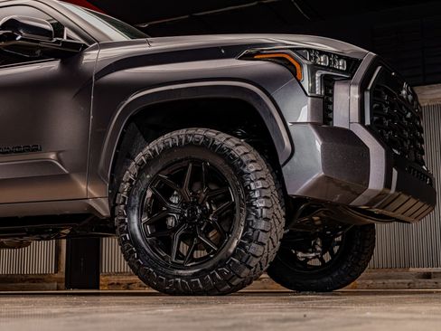 Used 2025 Toyota Tundra Limited image 12