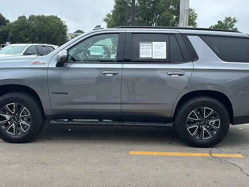 Used 2021 Chevrolet Tahoe Z71 w/ Z71 Off-Road Package AWD/4WD image 4