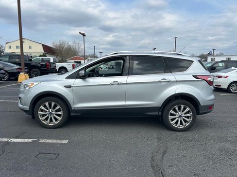 Used 2017 Ford Escape Titanium image 9