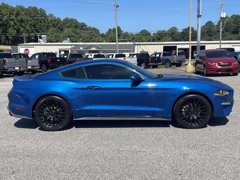 Used 2018 Ford Mustang Coupe RWD image 2