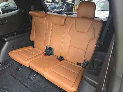 Used 2025 Kia Telluride AWD image 13