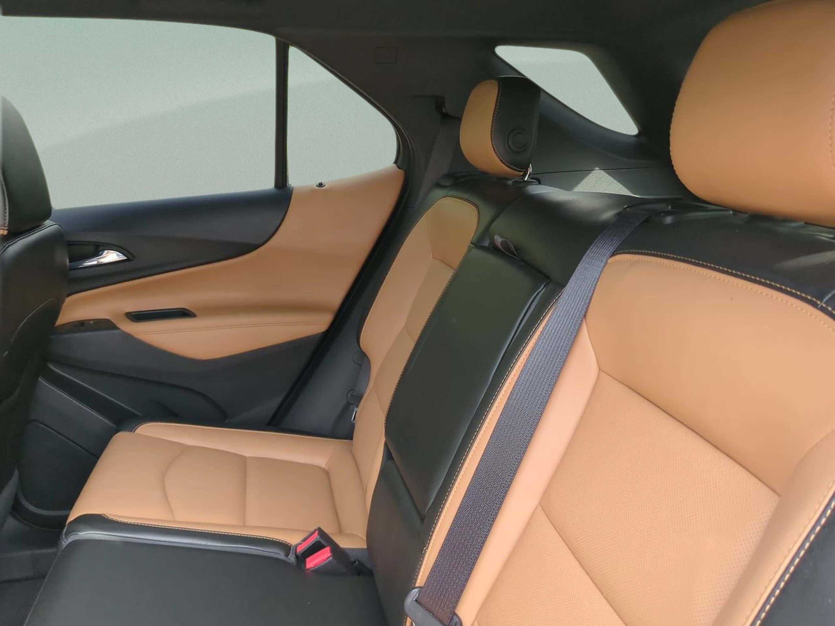 Used 2020 Chevrolet Equinox Premier FWD image 18