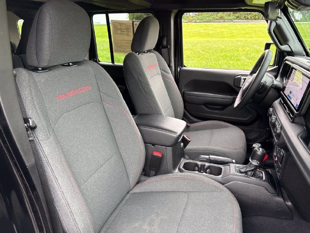 Used 2025 Jeep Wrangler Unlimited Rubicon AWD/4WD image 14