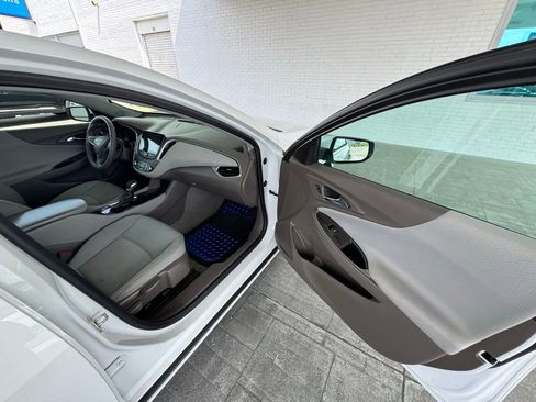 Used 2024 Chevrolet Malibu LS FWD image 14
