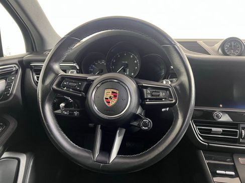 Certified 2024 Porsche Macan image 23
