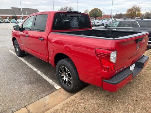 Used 2023 Nissan Titan SV image 15