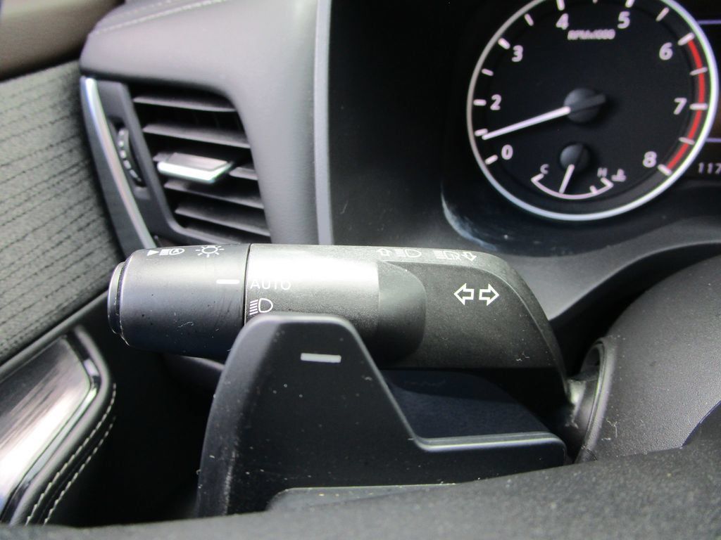 Used 2023 Nissan Rogue SV FWD image 30