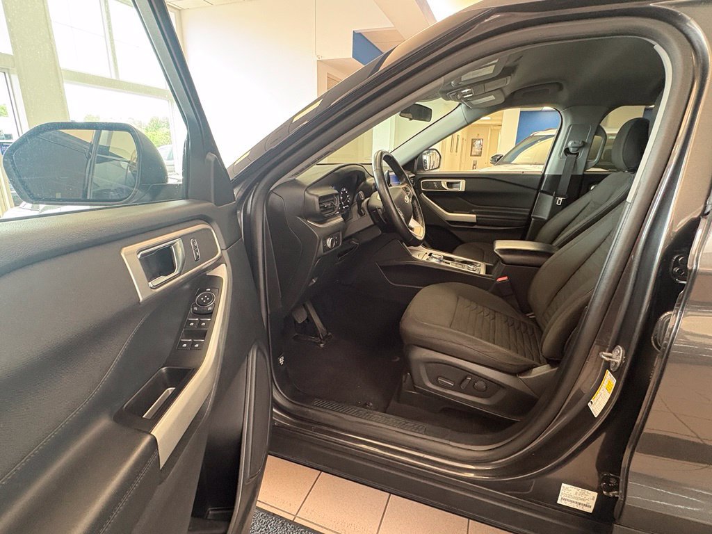 Used 2020 Ford Explorer XLT w/ Comfort Package AWD/4WD image 22