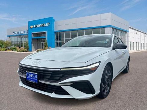 Used 2025 Hyundai Elantra Sport FWD image 1