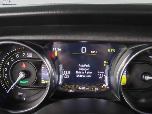 Used 2022 Jeep Wrangler Unlimited Sahara AWD/4WD image 17