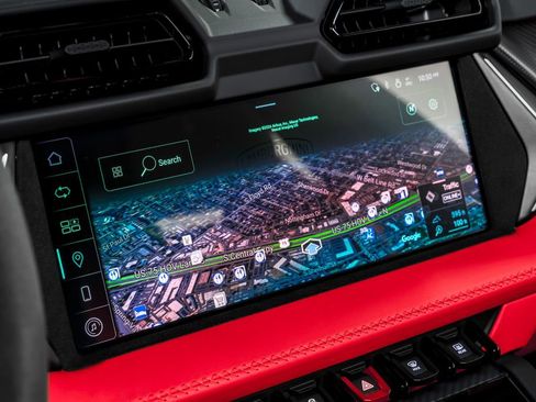 Used 2025 Lamborghini Urus SE image 28