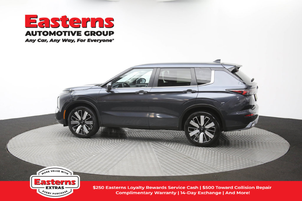 Used 2025 Mitsubishi Outlander SE FWD image 63
