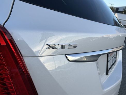 Used 2017 Cadillac XT5 Luxury w/ Driver Awareness Package image 32