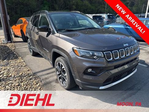 Used 2022 Jeep Compass Limited w/ Sun and Sound Group AWD/4WD image 2