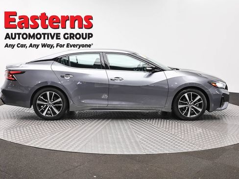 Used 2023 Nissan Maxima SV w/ Floor Mat Group FWD image 4