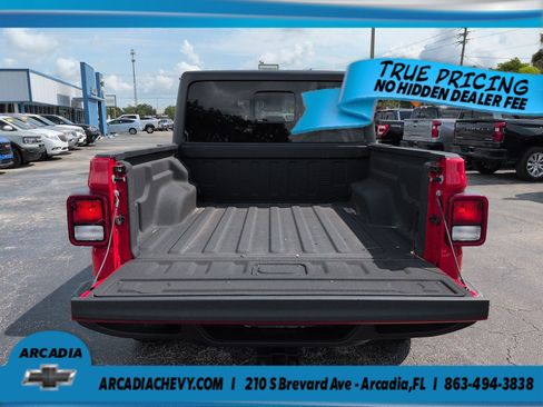 Used 2024 Jeep Gladiator Sport AWD/4WD image 13