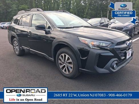 Used 2025 Subaru Outback Premium AWD/4WD image 1