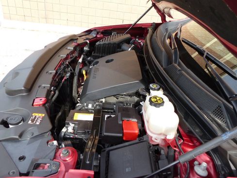 Used 2023 Chevrolet Traverse LT FWD image 17