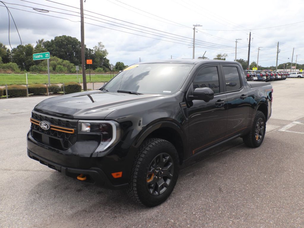 Certified 2025 Ford Maverick Tremor AWD/4WD image 5