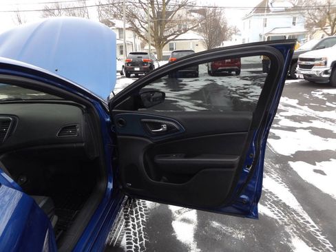 Used 2015 Chrysler 200 S w/ Navigation & Sound Group I image 26