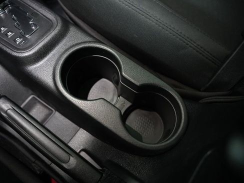 Used 2016 Jeep Wrangler Sport image 27