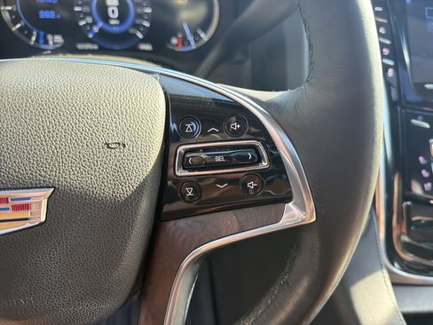Used 2019 Cadillac Escalade ESV Luxury AWD/4WD image 18