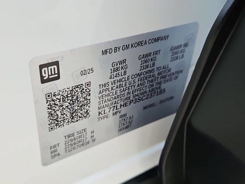 Used 2025 Chevrolet Trax LT w/ LT Convenience Package FWD image 34