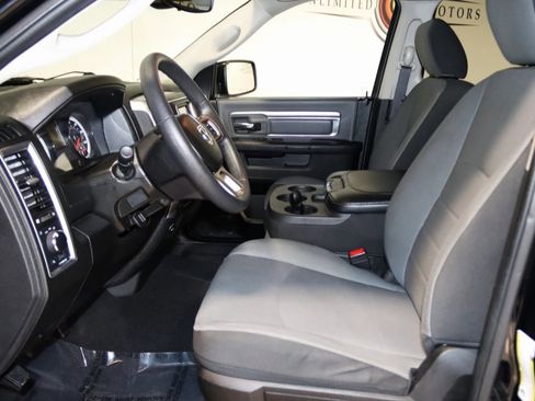 Used 2022 RAM 1500 Classic SLT image 31