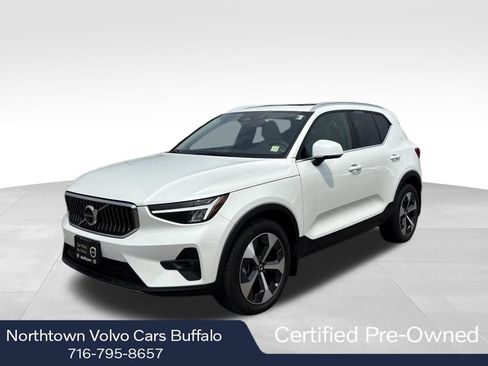 Certified 2023 Volvo XC40 B5 Plus w/ Climate Package AWD/4WD image 1