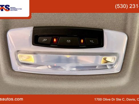 Used 2016 BMW 320i Sedan image 18