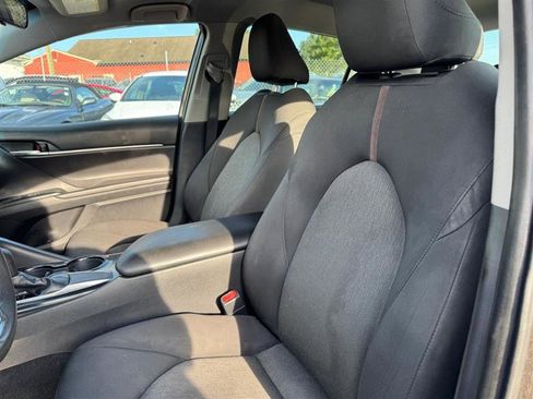 Used 2019 Toyota Camry LE w/ 4 Season Floor Mat Package image 9