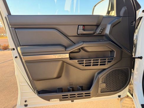 Used 2025 Toyota 4Runner TRD Off-Road Premium image 9