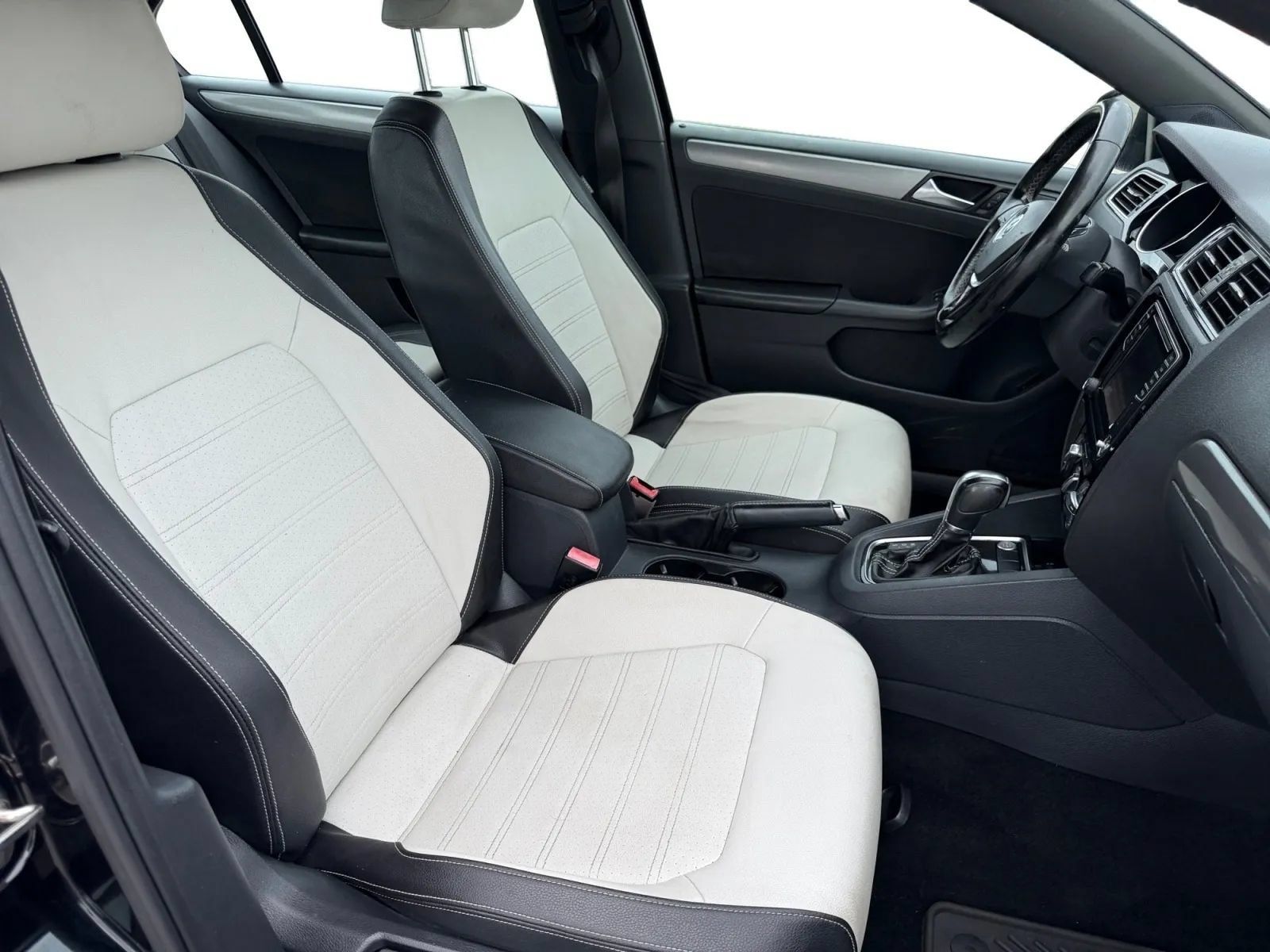 Used 2016 Volkswagen Jetta Sport FWD image 18
