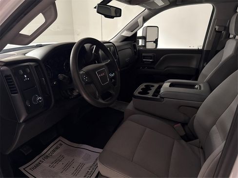 Used 2019 GMC Sierra 2500 2WD Crew Cab w/ Sierra Convenience Package image 9