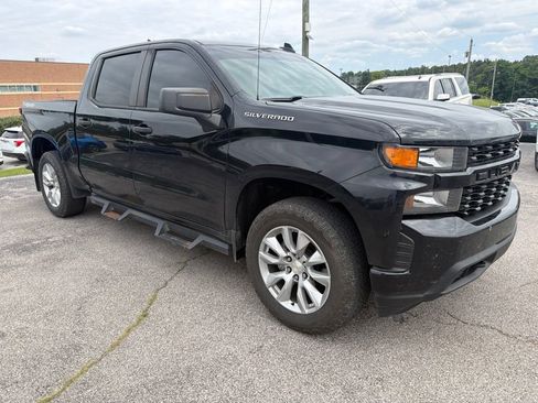 Used 2021 Chevrolet Silverado 1500 Custom AWD/4WD image 2