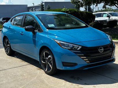 New 2025 Nissan Versa SR w/ Trunk Package