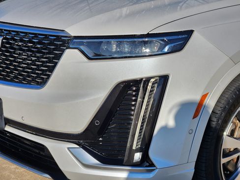 Used 2020 Cadillac XT6 Premium Luxury image 6