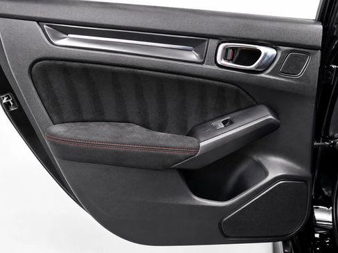 Used 2023 Honda Civic Type R image 15