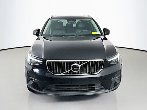 Used 2024 Volvo XC40 B5 Plus AWD/4WD image 2