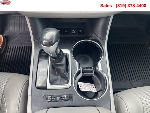 Used 2017 Toyota Highlander Limited Platinum AWD/4WD image 21