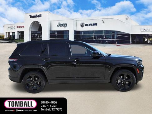 Used 2023 Jeep Grand Cherokee Limited w/ Luxury Tech Group II RWD image 8