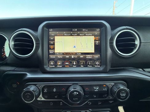 Used 2020 Jeep Wrangler Unlimited Sahara AWD/4WD image 12