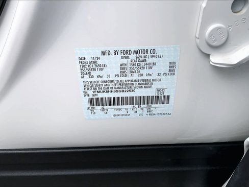 Certified 2025 Ford Explorer Platinum AWD/4WD image 33