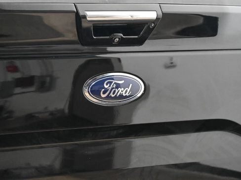 Used 2016 Ford F150 Lariat w/ Equipment Group 502A Luxury AWD/4WD image 15