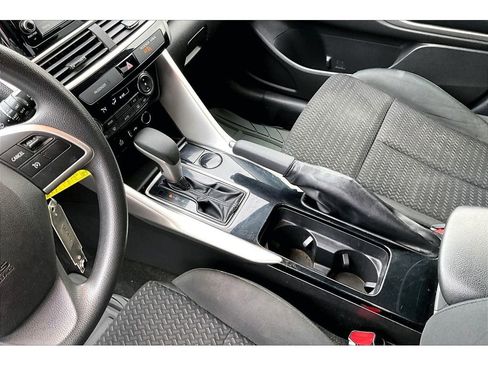 Used 2018 Mitsubishi Eclipse Cross ES FWD image 15