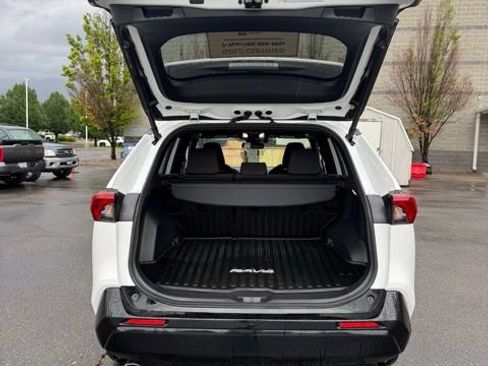 Certified 2025 Toyota RAV4 SE AWD/4WD image 10