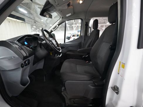 Used 2017 Ford Transit 150 XL image 7